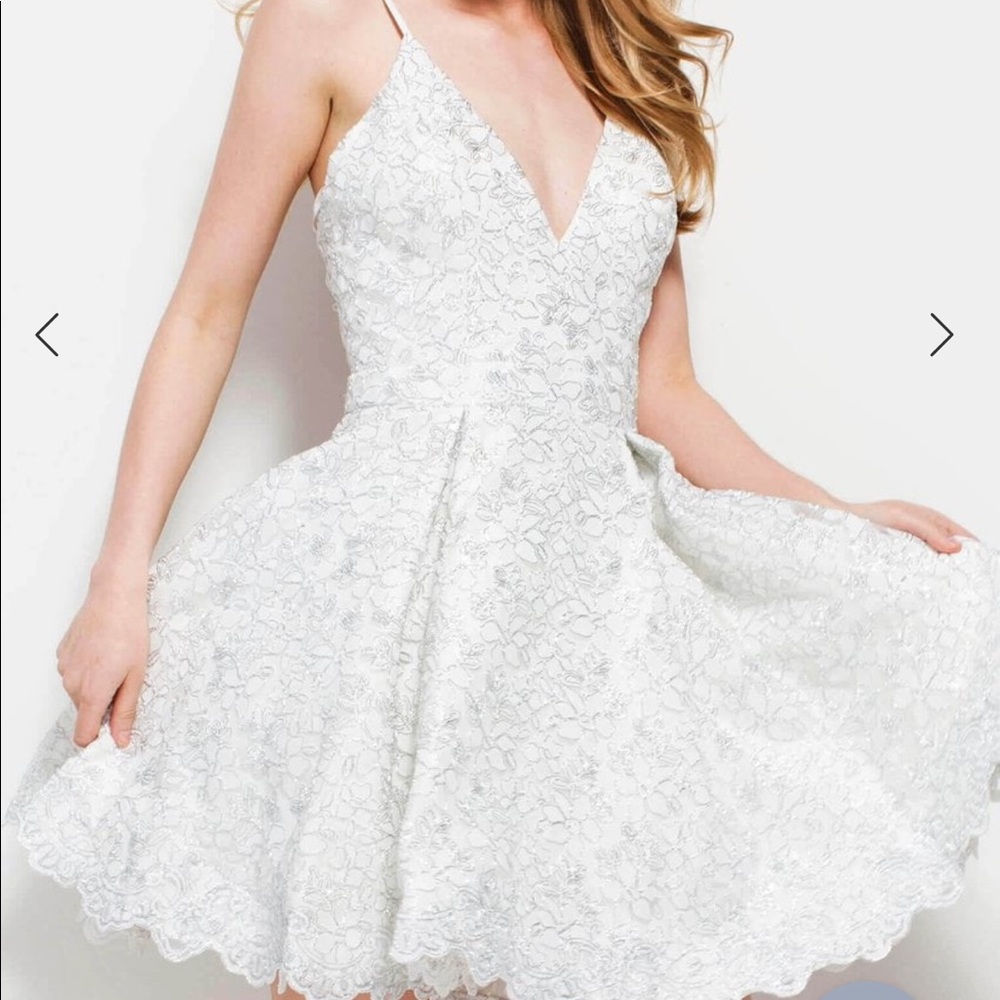 JOVANI WHITE/SILVER COCKTAIL DRESS!!! Size 2!!